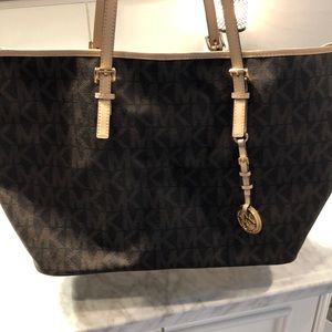 Michael kors tote